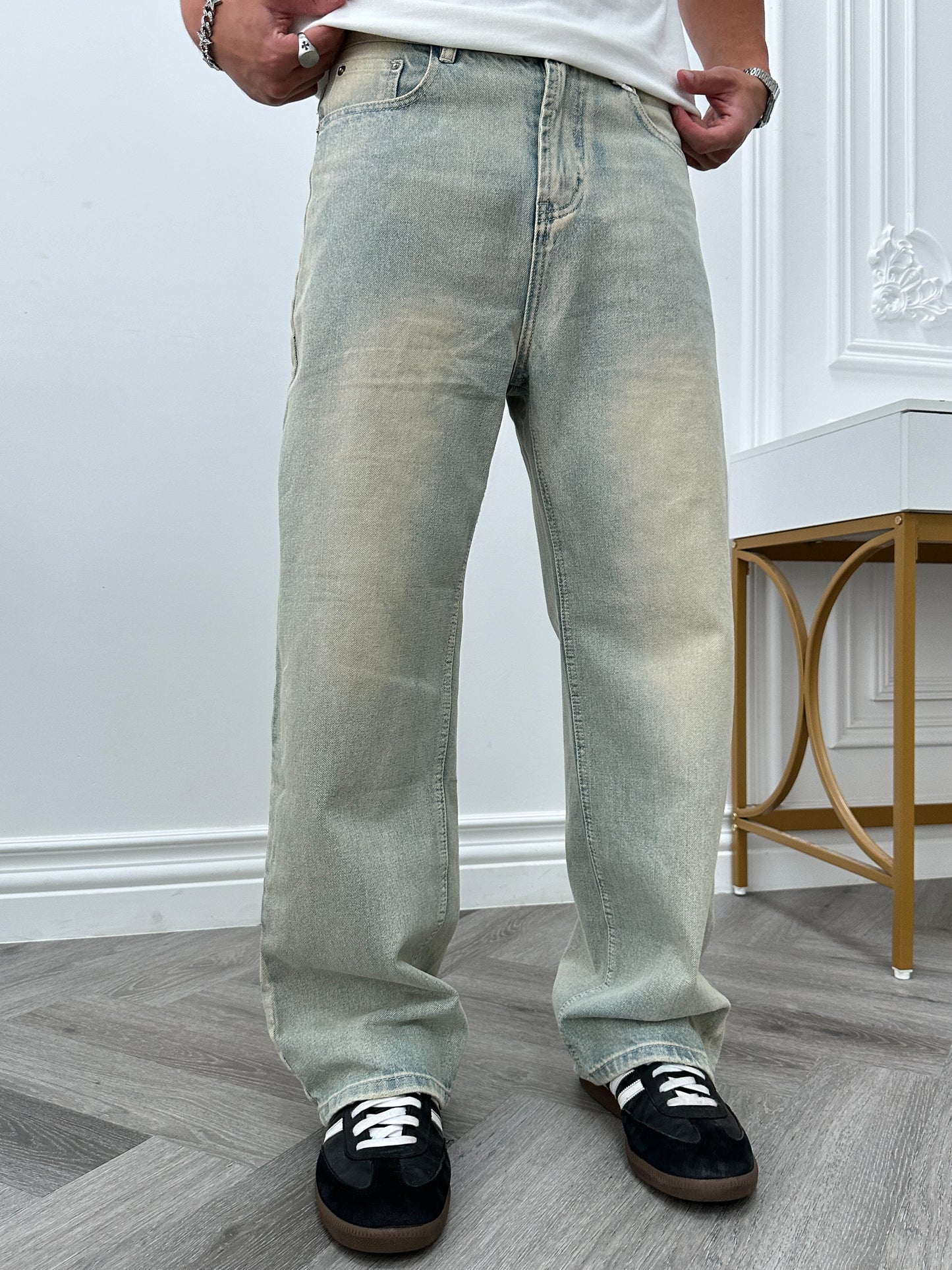 UNFADED WASH JEANS
